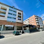 Quarto Privado E Entrada Independente Com Aquecimento E Terraco - Vila Verde Centro